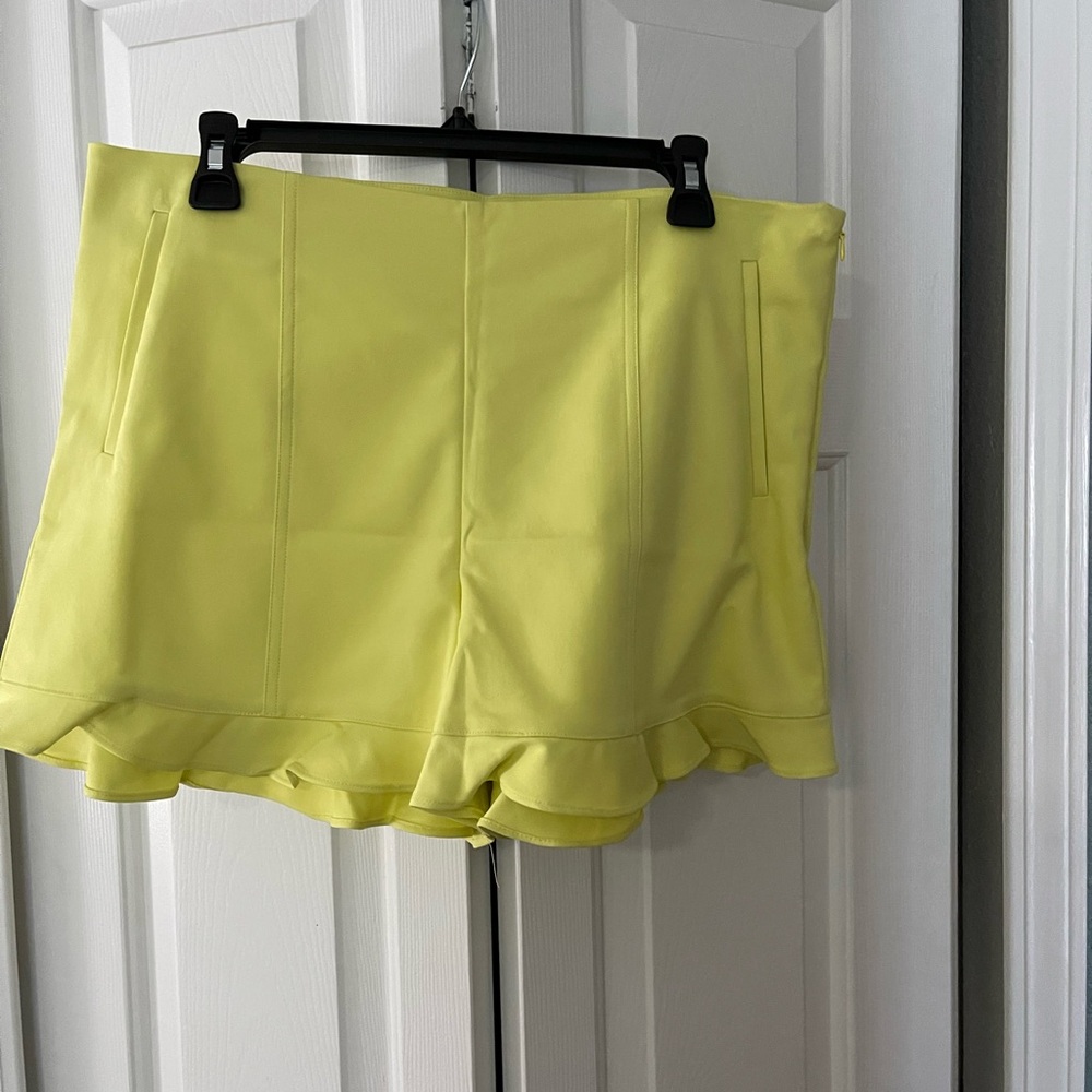 NWOT 1. State Ruffle Short - Picture 6 of 17